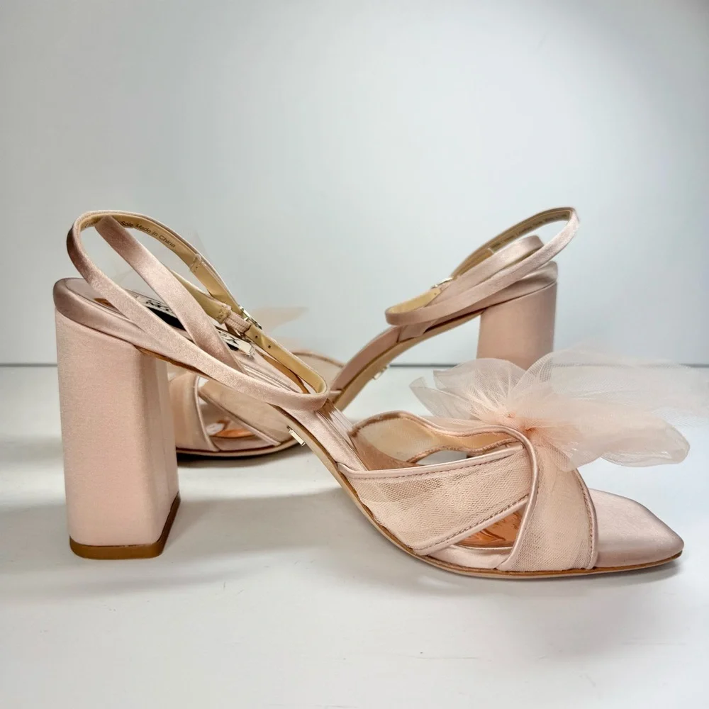 NIB Badgley Mischka Women's Tess Heeled Sandals‎ Size 9 Soft Blush Color